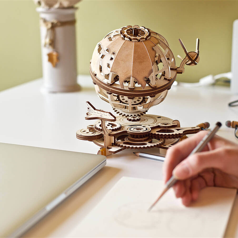 Ugears 旋轉的蓋亞星球