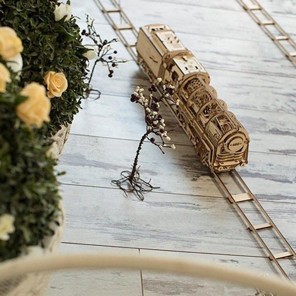 Ugears 蒸汽火車頭