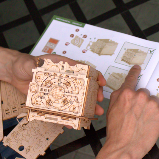 ESC｜軌道迷航（組裝版）｜解謎寶箱